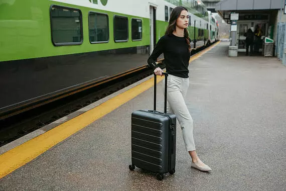 Чемодан NINETYGO Rhine Luggage 20" Black (Черный) Чемодан NINETYGO Rhine Luggage 20" Black (Черный)