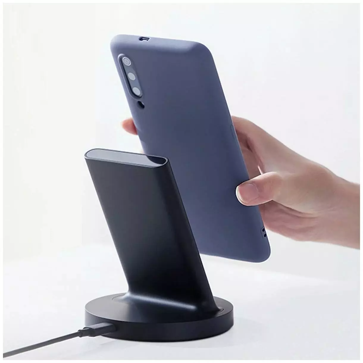 Беспроводное зарядное устройство Xiaomi Vertical Wireless Charger 20W (WPC02ZM) Black (Черный) Беспроводное зарядное устройство Xiaomi Vertical Wireless Charger 20W (WPC02ZM) Black (Черный)