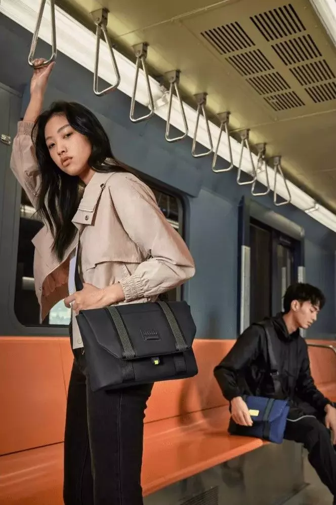 Сумка Xiaomi 90 Points NINETYGO URBAN E-USING PLUS Crossbody Bag Black (Черный) Сумка Xiaomi 90 Points NINETYGO URBAN E-USING PLUS Crossbody Bag Black (Черный)