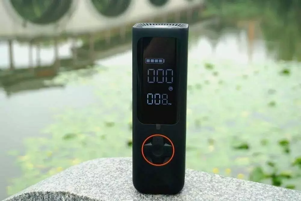 Электрический насос Xiaomi Qicycle Electric Air Inflator P1 Black (Черный) Электрический насос Xiaomi Qicycle Electric Air Inflator P1 Black (Черный)