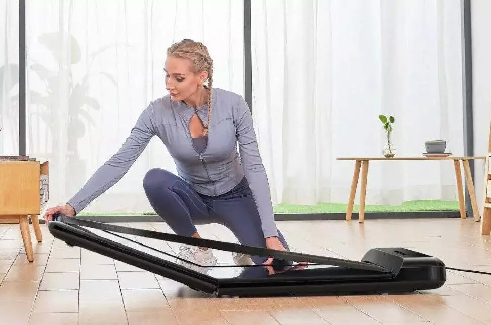 Электрическая беговая дорожка WalkingPad C2 (WPC2F) Black (Черный) Электрическая беговая дорожка WalkingPad C2 (WPC2F) Black (Черный)