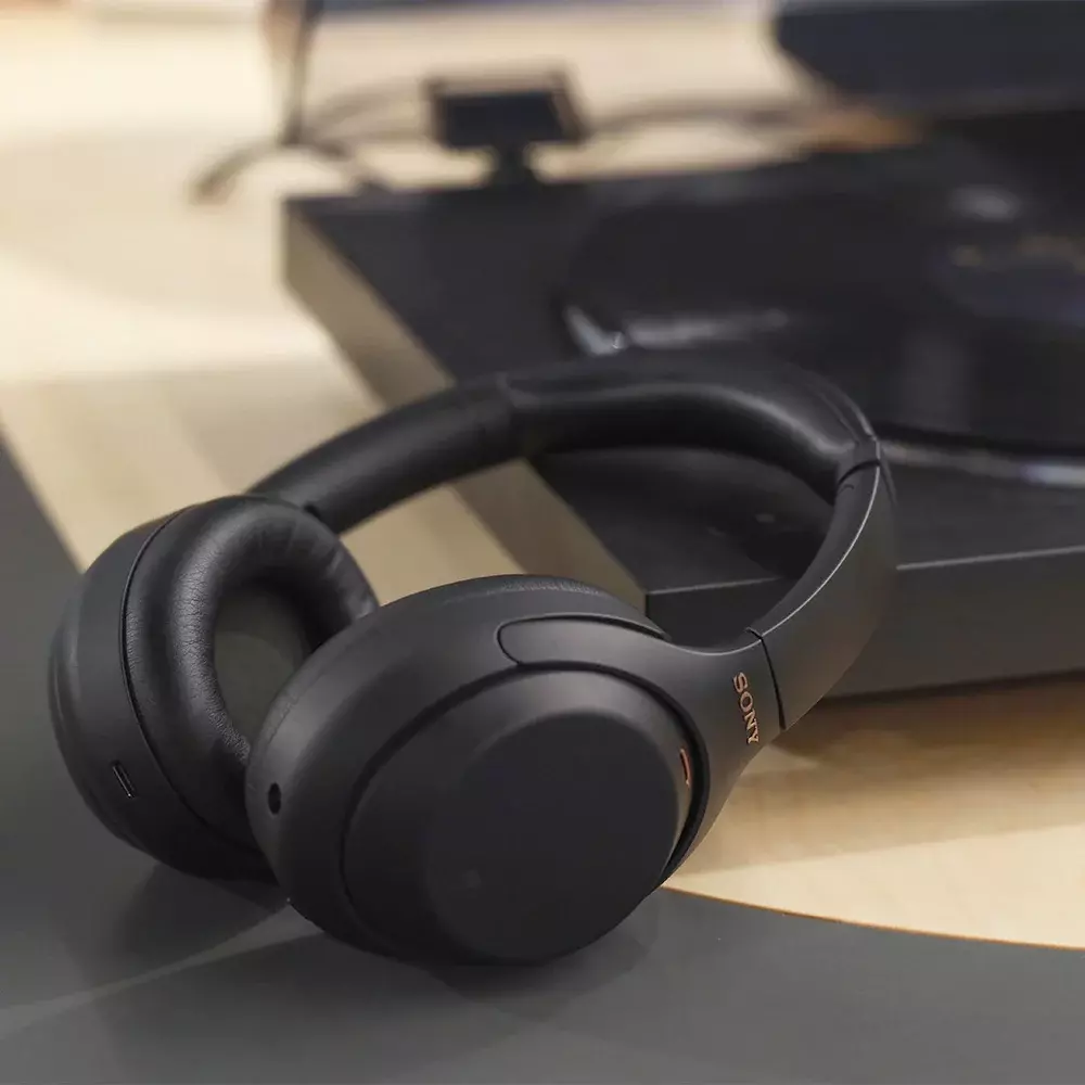 Беспроводные наушники с шумоподавлением Sony WH-1000XM4 Black (Черный) Беспроводные наушники с шумоподавлением Sony WH-1000XM4 Black (Черный)