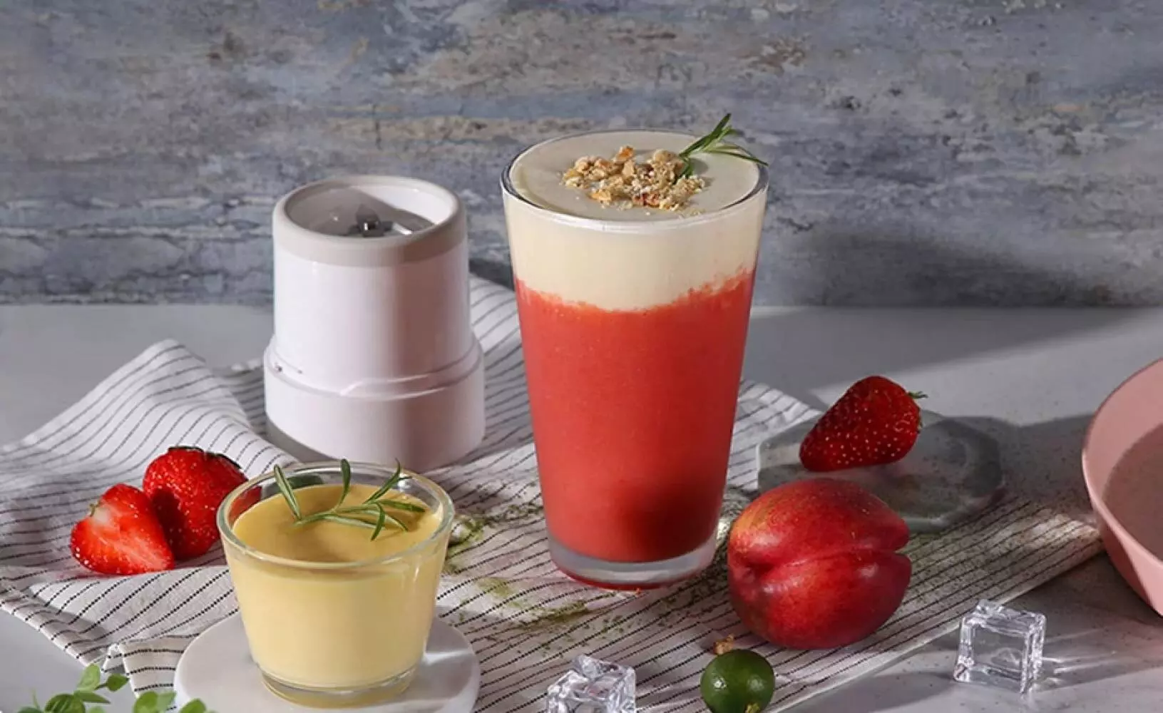 Портативная соковыжималка блендер Xiaomi Mijia Portable Juicer Cup (300ml) MJZZB01PL White (Белый) Портативная соковыжималка блендер Xiaomi Mijia Portable Juicer Cup (300ml) MJZZB01PL White (Белый)