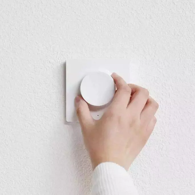 Диммер Yeelight Bluetooth Wireless Switch (YLKG08YL) White (Белый) Диммер Yeelight Bluetooth Wireless Switch (YLKG08YL) White (Белый)