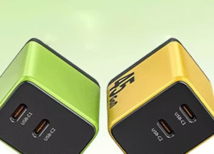 Сетевое зарядное устройство GaN 45W (c+c) WEKOME WP-U33 Green (Зеленый) Сетевое зарядное устройство GaN 45W (c+c) WEKOME WP-U33 Green (Зеленый)