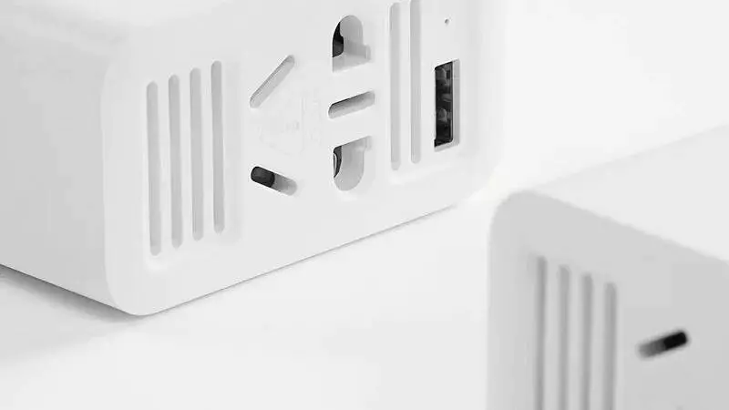 Инвертор автомобильный Lydsto Car Inverter Standard (YM-CZNBQ01) White (Белый) Инвертор автомобильный Lydsto Car Inverter Standard (YM-CZNBQ01) White (Белый)