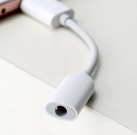 Переходник Xiaomi Type-C to Audio 3,5 (6954176836021) White (Белый) Переходник Xiaomi Type-C to Audio 3,5 (6954176836021) White (Белый)
