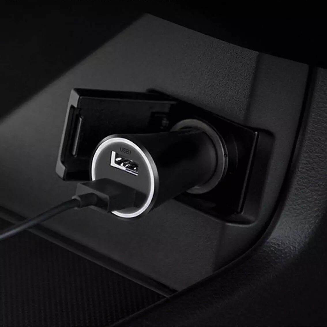 Автомобильное зарядное устройство Xiaomi Car Charger (CC06ZM) 37W Black (Черный) Автомобильное зарядное устройство Xiaomi Car Charger (CC06ZM) 37W Black (Черный)