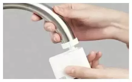 Насадка на крана водосберегающая Xiaomi Smartda Induction Home Water Sensor (HD-ZNJSQ-06) White (Белый) Насадка на крана водосберегающая Xiaomi Smartda Induction Home Water Sensor (HD-ZNJSQ-06) White (Белый)