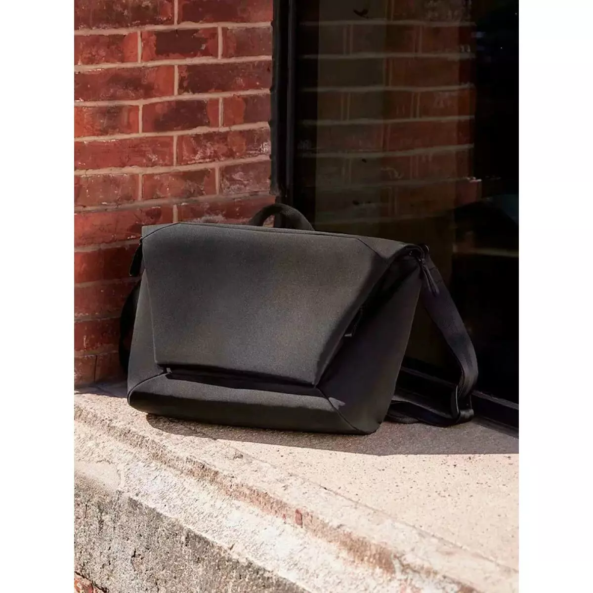 Сумка на плечо Mijia Crossbody Bag (MJXKB01RM) Black (Черный) Сумка на плечо Mijia Crossbody Bag (MJXKB01RM) Black (Черный)