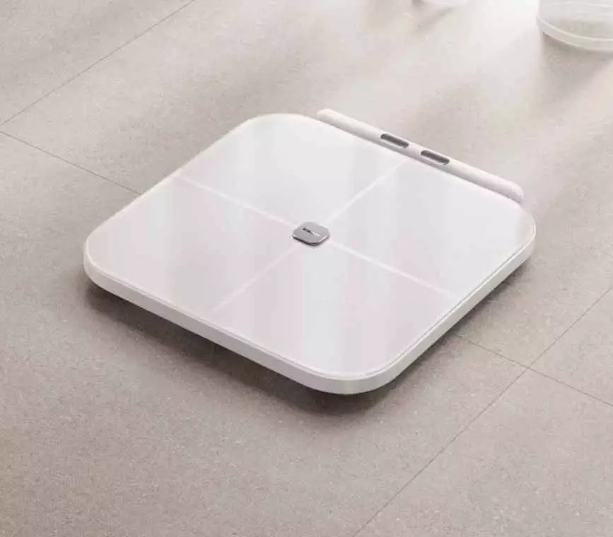 Умные весы Xiaomi Eight Electrode Body Fat White (Белый) CN Умные весы Xiaomi Eight Electrode Body Fat White (Белый) CN