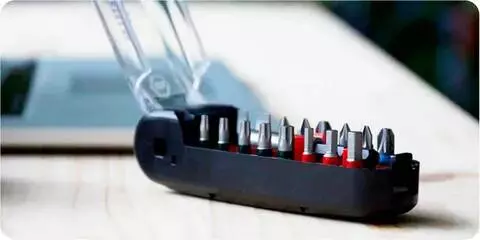 Отвертка с набором бит Xiaomi Wiha Crocodile Mounth Screwdriver 17 in 1 (18 предм.) Black (Черный) Отвертка с набором бит Xiaomi Wiha Crocodile Mounth Screwdriver 17 in 1 (18 предм.) Black (Черный)