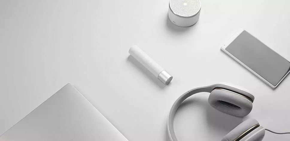 Фонарь Xiaomi Portable Flashlight LPB01ZM White (Белый) Фонарь Xiaomi Portable Flashlight LPB01ZM White (Белый)