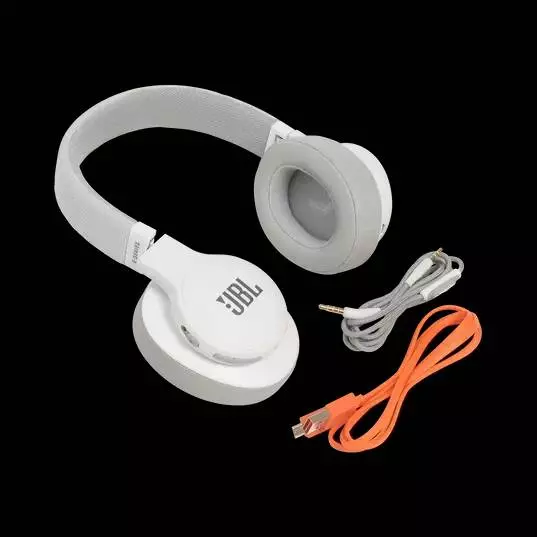 Беспроводные наушники JBL E55BT Silver (Серебристый) Global Version Беспроводные наушники JBL E55BT Silver (Серебристый) Global Version