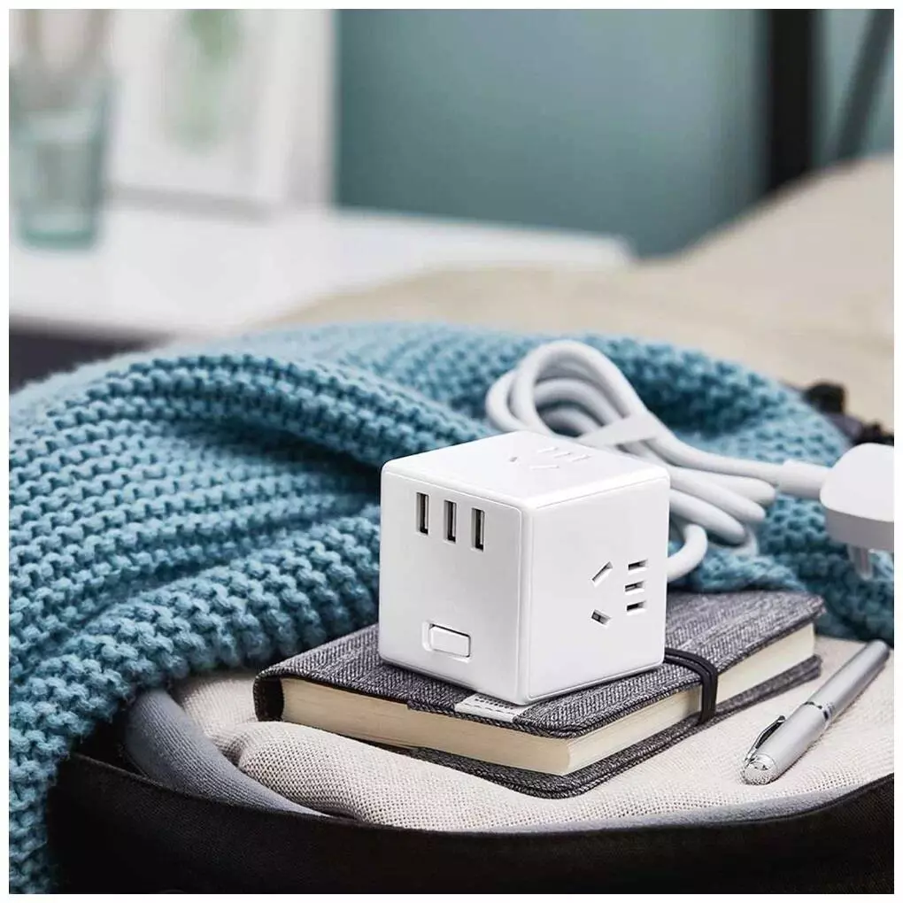 Сетевое зарядное устройство Xiaomi Mijia Rubik's Cube Converter White (Белый) Сетевое зарядное устройство Xiaomi Mijia Rubik's Cube Converter White (Белый)