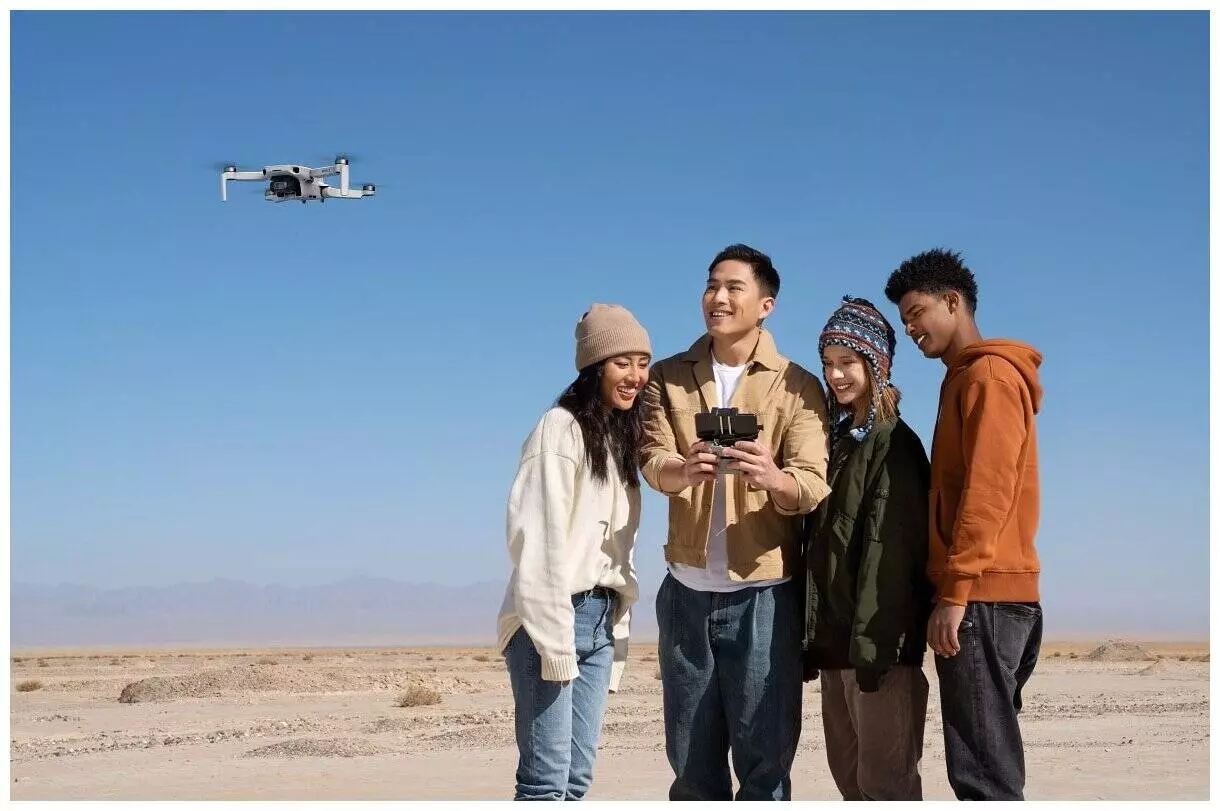 Квадрокоптер DJI Mini 2 Fly More Combo Gray (Серый) CN Квадрокоптер DJI Mini 2 Fly More Combo Gray (Серый) CN