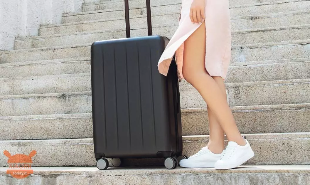 Чемодан 90 Points Suitcase 1A 20" 38 л Black (Черный) Чемодан 90 Points Suitcase 1A 20" 38 л Black (Черный)