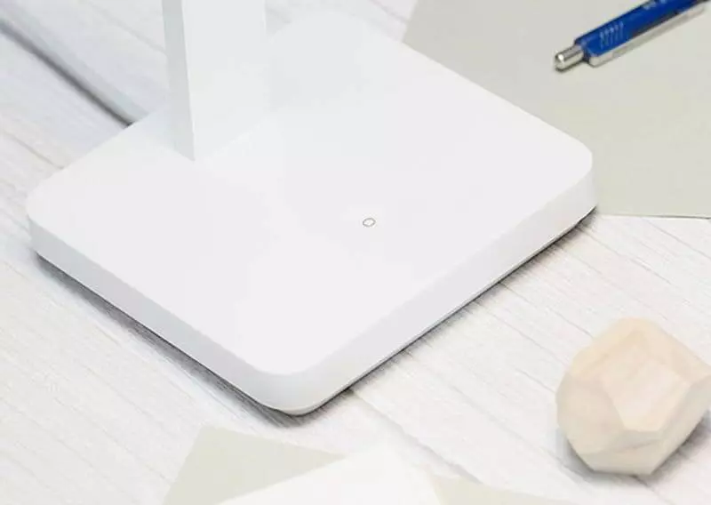 Настольная лампа Xiaomi LED Desk Lamp Lite White (Белый) CN