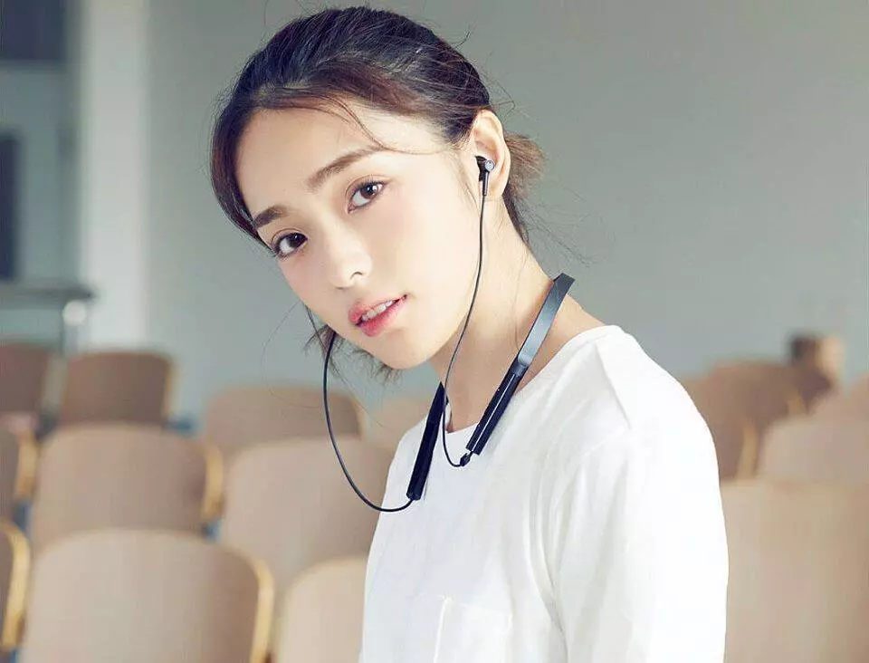 Беспроводные наушники Xiaomi Collar Sport Earphone (LYXQEJ02JY) Black (Черный) Беспроводные наушники Xiaomi Collar Sport Earphone (LYXQEJ02JY) Black (Черный)