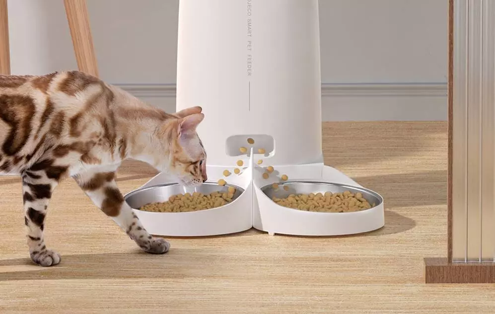 Автокормушка для животных Xiaomi Rojeco 4L Automatic Pet Feeder WIFI Version Double Bowl White (Белый) Автокормушка для животных Xiaomi Rojeco 4L Automatic Pet Feeder WIFI Version Double Bowl White (Белый)