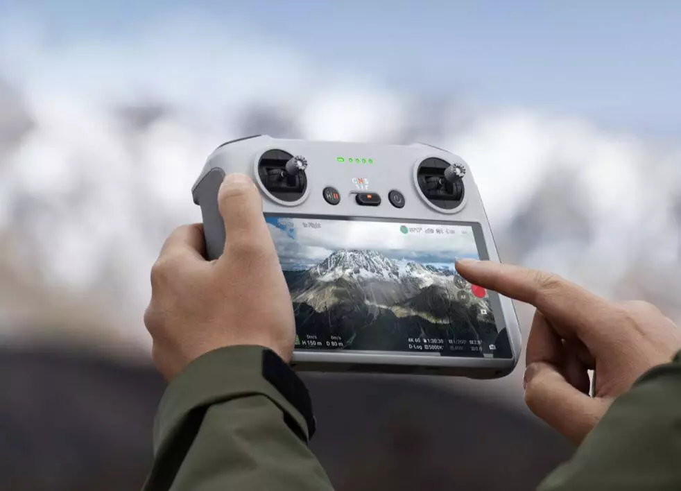 Квадрокоптер DJI Mavic 3 Classic (DJI RC) Gray (Серый) CN
