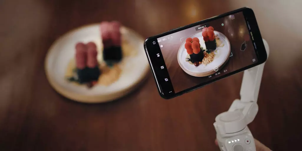 Стабилизатор для смартфона DJI Osmo Mobile 4 Gray (Серый)