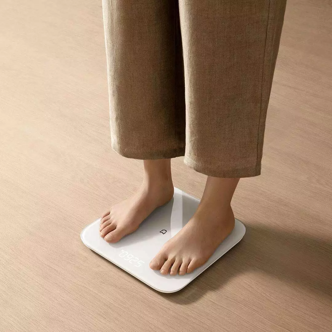 Умные весы Xiaomi Scale S200 (MJTZC02YM) Умные весы Xiaomi Scale S200 (MJTZC02YM)