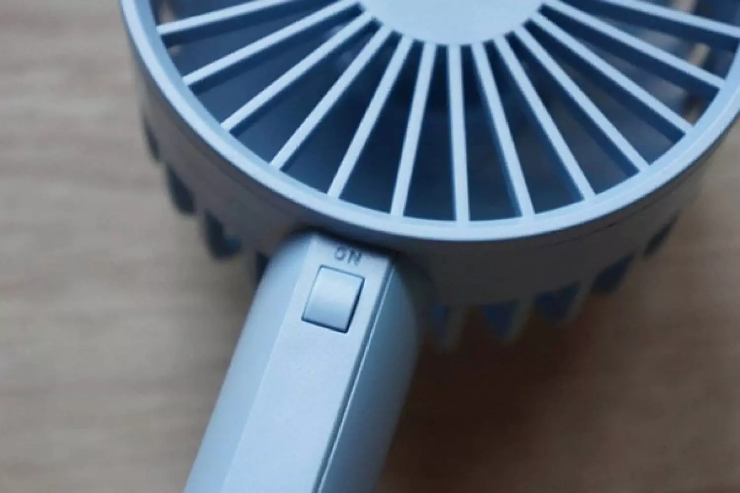 Портативный ручной вентилятор VH YU Portable Handheld Fan Blue (Синий) Портативный ручной вентилятор VH YU Portable Handheld Fan Blue (Синий)