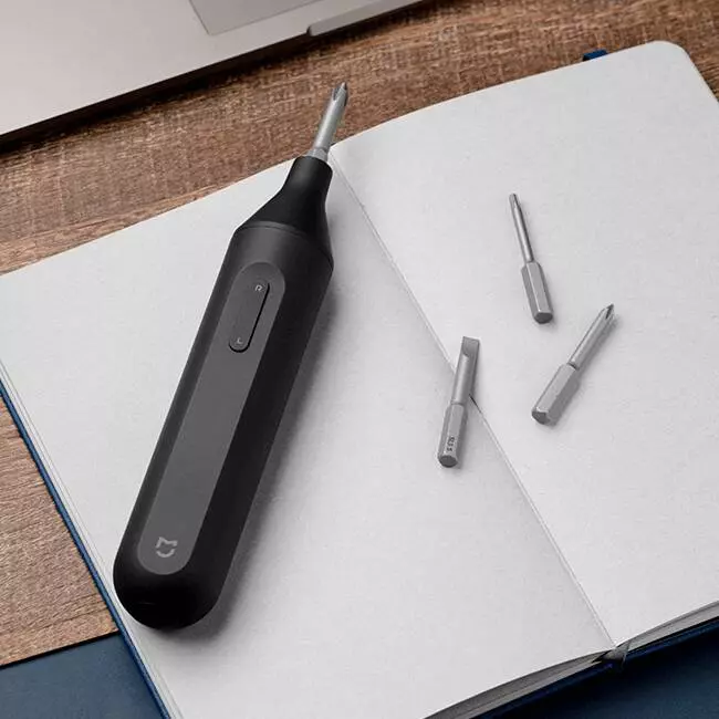 Аккумуляторная отвертка Xiaomi Mijia Electric Screwdriver (MJDDLSD002QW) Black (Черный) CN Аккумуляторная отвертка Xiaomi Mijia Electric Screwdriver (MJDDLSD002QW) Black (Черный) CN