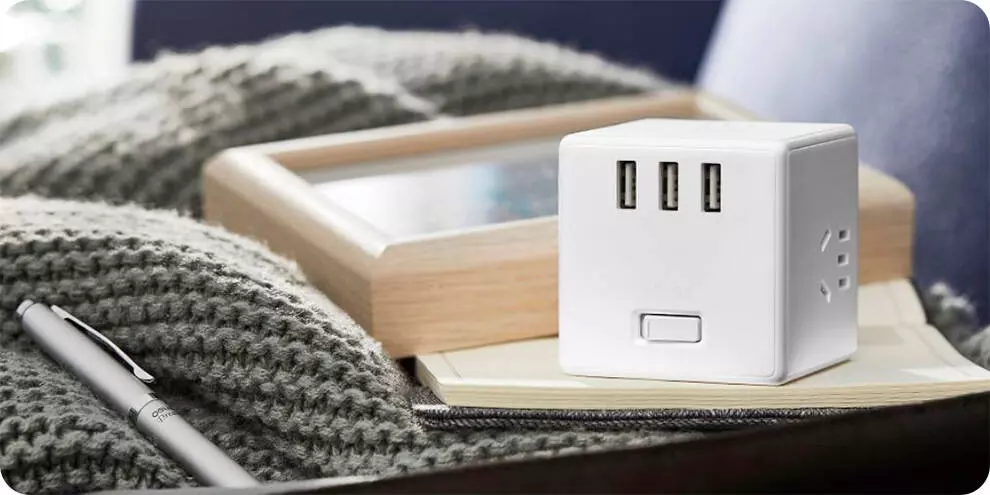 Сетевое зарядное устройство Xiaomi Mijia Rubik's Cube Converter White (Белый) Сетевое зарядное устройство Xiaomi Mijia Rubik's Cube Converter White (Белый)