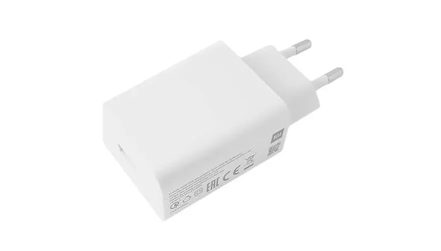 Сетевое зарядное устройство Xiaomi Quick Charge 3.0 Сетевое зарядное устройство Xiaomi Quick Charge 3.0