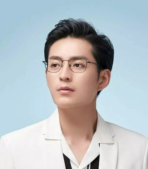 Компьютерные очки Xiaomi Mijia Anti-Blu-ray Glasses Titanium Lightweight (HMJ06LM) Black (Черный) Компьютерные очки Xiaomi Mijia Anti-Blu-ray Glasses Titanium Lightweight (HMJ06LM) Black (Черный)