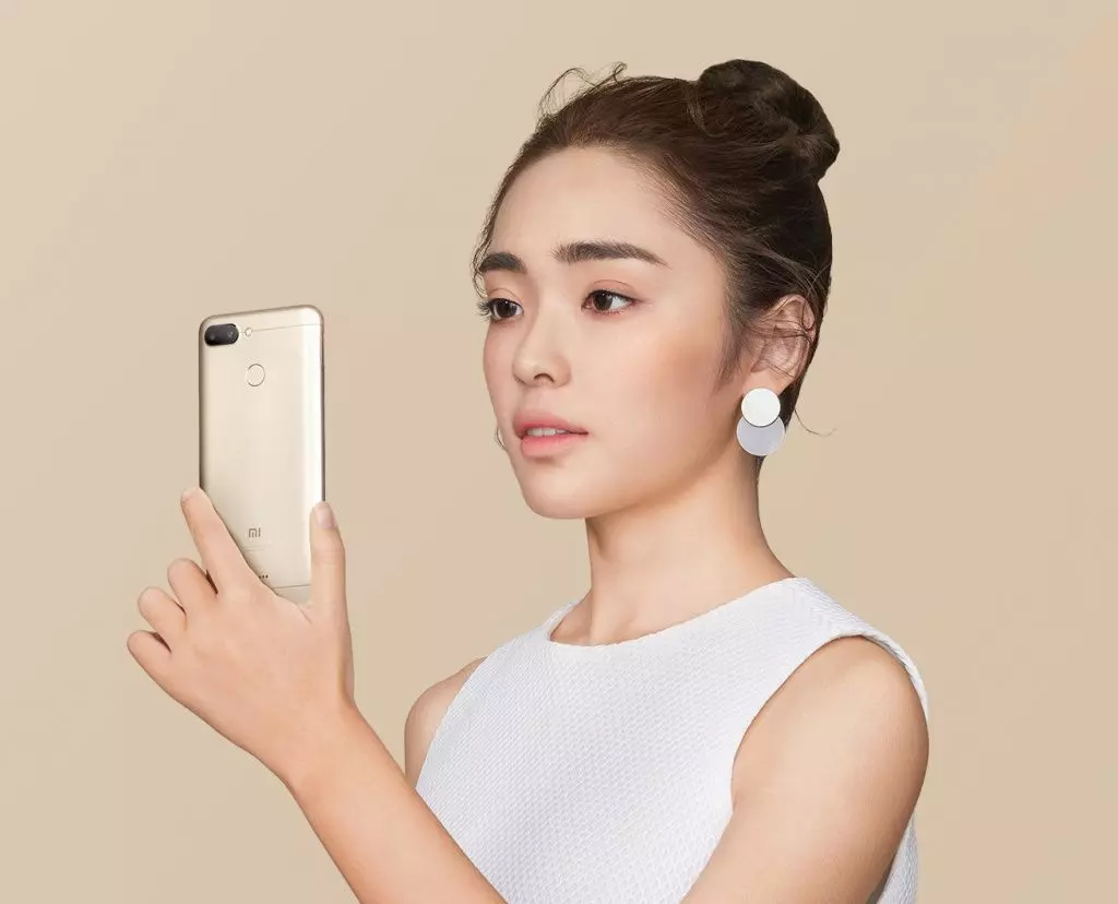 Xiaomi Redmi 6 3/32GB Gold (Золотой) Global Version Xiaomi Redmi 6 3/32GB Gold (Золотой) Global Version