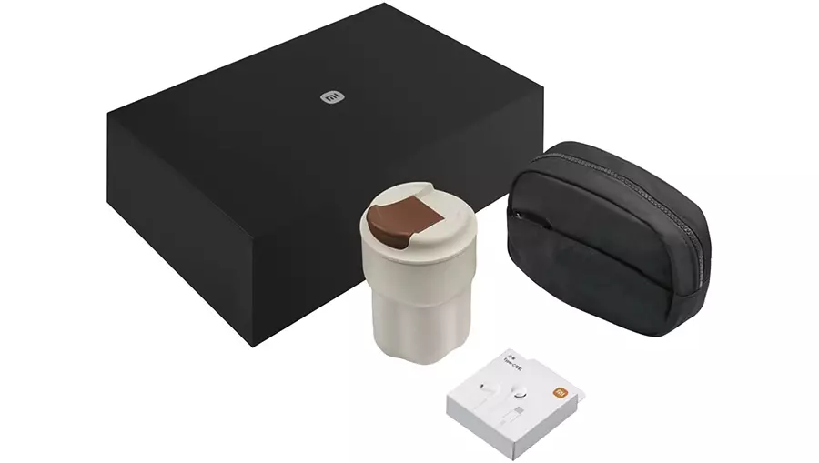 Купить Подарочный набор Xiaomi Selected Gift Box RHR9200CN (Наушники,Сумка,Кофейная чашка) - фото 1 Купить Подарочный набор Xiaomi Selected Gift Box RHR9200CN (Наушники,Сумка,Кофейная чашка) - фото 1