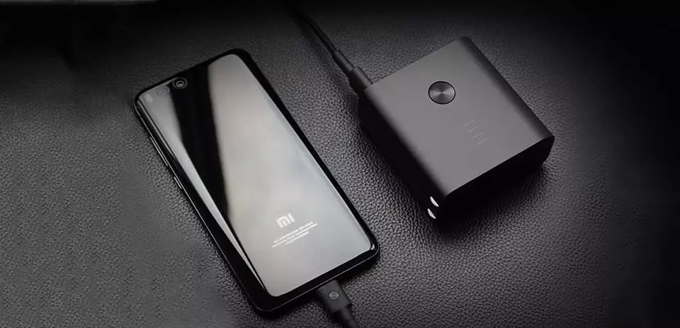 Зарядное устройство Xiaomi с Power Bank ZMI 6700 mAh - фото 3 Зарядное устройство Xiaomi с Power Bank ZMI 6700 mAh - фото 3