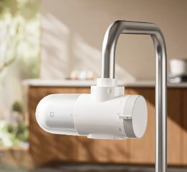 Купить Фильтр-насадка на кран Xiaomi Mijia Faucet Water Purifier 2 (MJLTJSQDB01) - фото 1 Купить Фильтр-насадка на кран Xiaomi Mijia Faucet Water Purifier 2 (MJLTJSQDB01) - фото 1