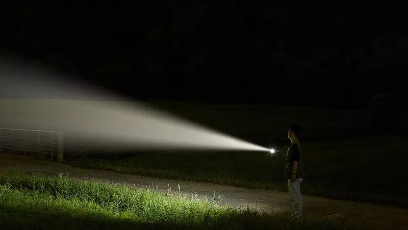 Фонарь Xiaomi Mijia Multi-function Portable Flashlight (MJSDQ002QW) - фото 3 Фонарь Xiaomi Mijia Multi-function Portable Flashlight (MJSDQ002QW) - фото 3