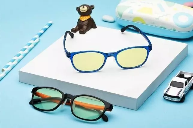 Купить Детские защитные компьютерные очки Xiaomi TS Anti-Blue Goggles (FTR039) - фото 1 Купить Детские защитные компьютерные очки Xiaomi TS Anti-Blue Goggles (FTR039) - фото 1