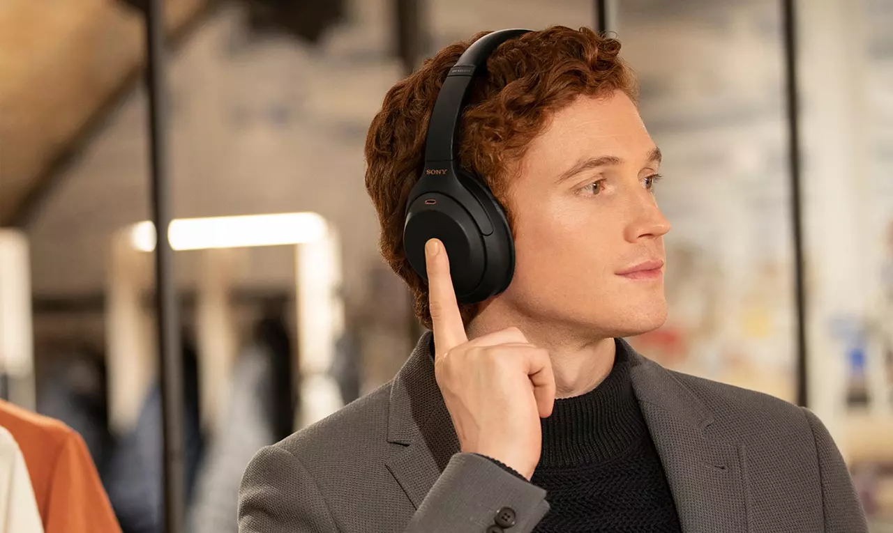 Беспроводные наушники с шумоподавлением Sony WH-1000XM4 - фото 3 Беспроводные наушники с шумоподавлением Sony WH-1000XM4 - фото 3