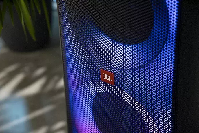 Аудиосистема JBL PartyBox 1000 - фото 2 Аудиосистема JBL PartyBox 1000 - фото 2
