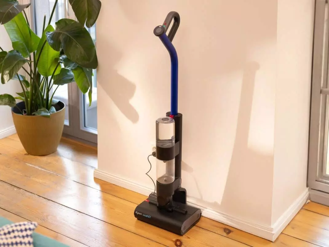 Купить Моющий пылесос Dyson G1 Wash WR01 - фото 1 Купить Моющий пылесос Dyson G1 Wash WR01 - фото 1