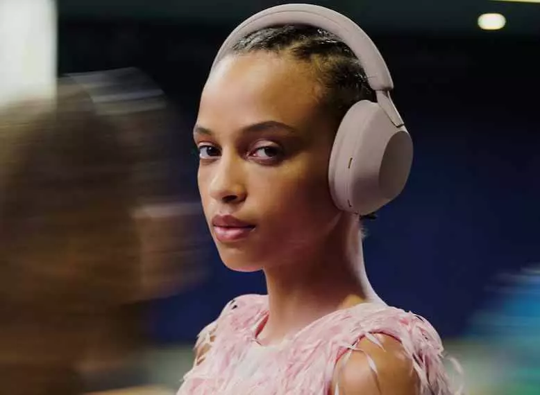Купить Беспроводные наушники с шумоподавлением Sony WH-1000XM5 - фото 1 Купить Беспроводные наушники с шумоподавлением Sony WH-1000XM5 - фото 1