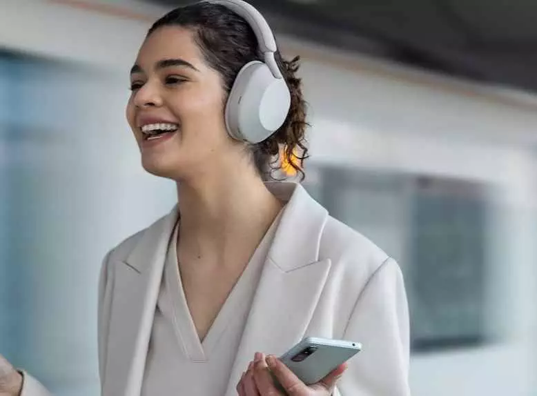 Беспроводные наушники с шумоподавлением Sony WH-1000XM5 - фото 3 Беспроводные наушники с шумоподавлением Sony WH-1000XM5 - фото 3