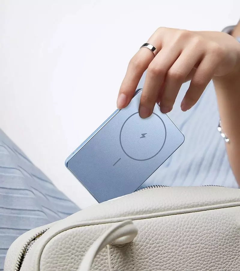 Внешний аккумулятор Xiaomi Magnetic Ultra-Thin Power Bank 5000 mAh 7.5W (WPB0507S) - фото 3 Внешний аккумулятор Xiaomi Magnetic Ultra-Thin Power Bank 5000 mAh 7.5W (WPB0507S) - фото 3