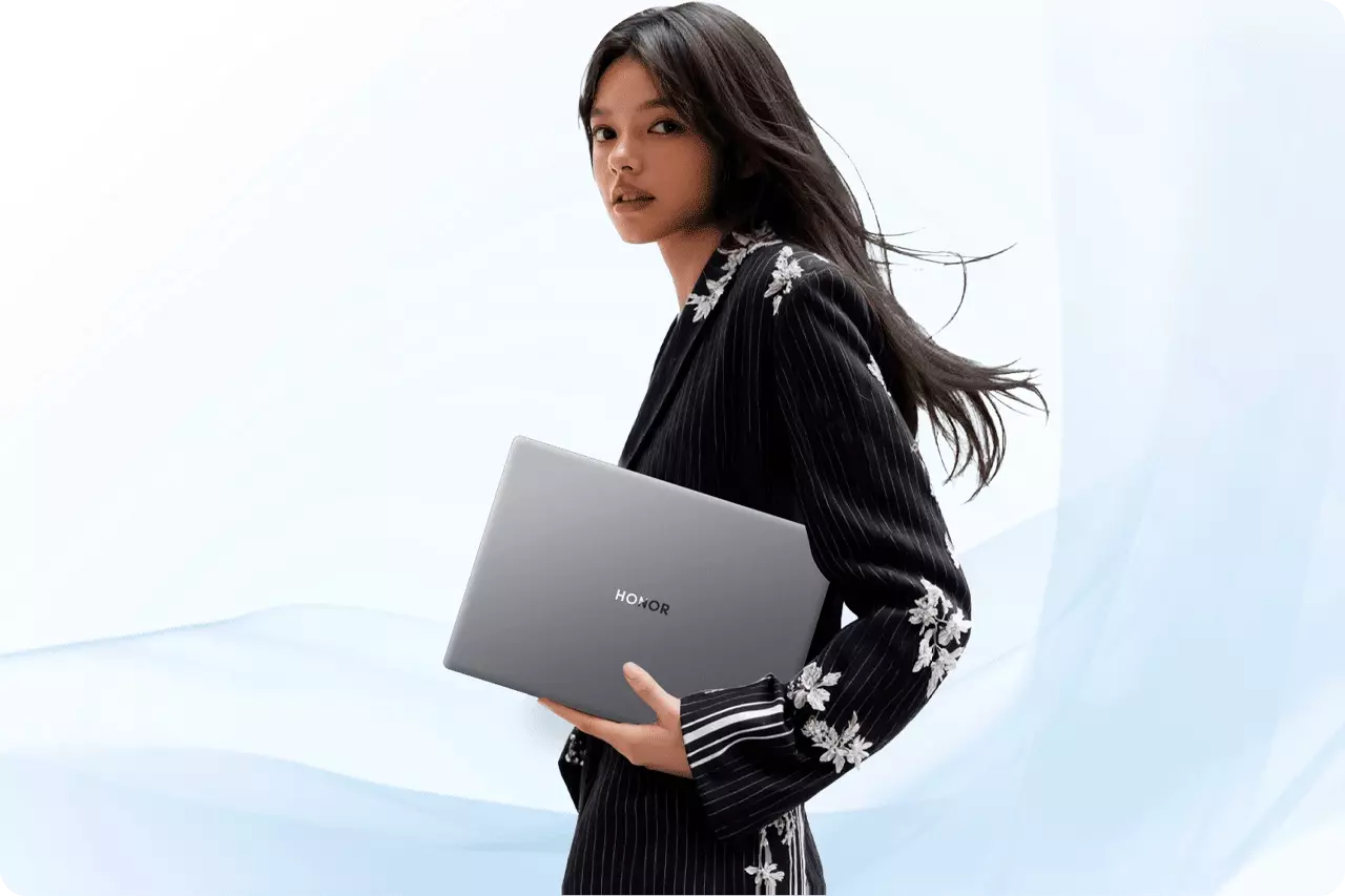 Ноутбук Honor MagicBook X14 Plus 2025 Core 5 220H 16/1T 2.8K 120HZ (5301ALYB) - фото 7