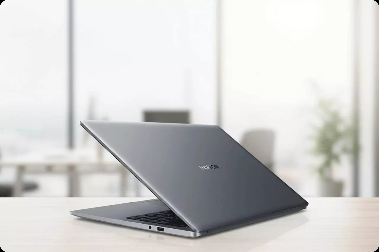 Купить Ноутбук Honor MagicBook X16 2026 Ultra 5 125H 24/1T 2.8K 120Hz (5101AQWF) - фото 1