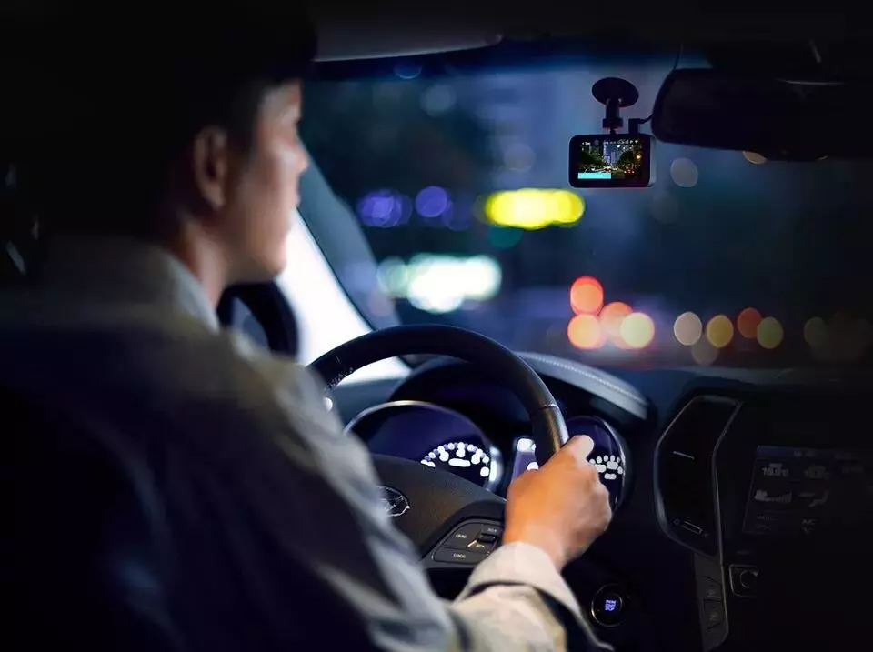 Видеорегистратор Xiaomi Car DVR 1S (QDJ4032GL) - фото 6 Видеорегистратор Xiaomi Car DVR 1S (QDJ4032GL) - фото 6