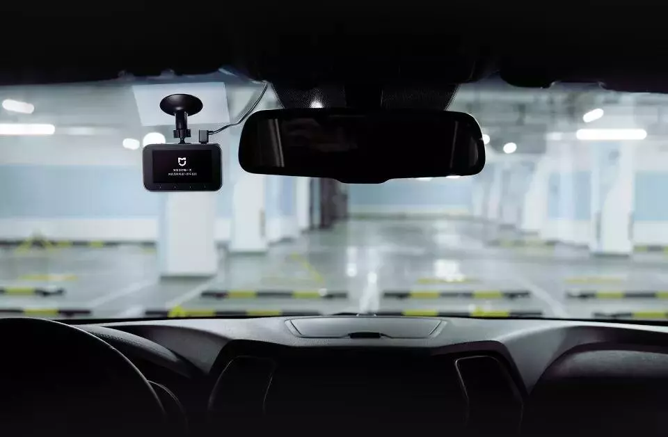 Видеорегистратор Xiaomi Car DVR 1S (QDJ4032GL) - фото 7 Видеорегистратор Xiaomi Car DVR 1S (QDJ4032GL) - фото 7