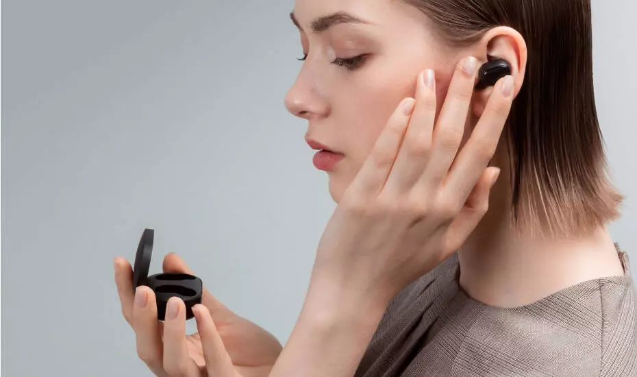 Купить Беспроводные наушники Xiaomi True Wireless Earbuds Basic S - фото 1 Купить Беспроводные наушники Xiaomi True Wireless Earbuds Basic S - фото 1