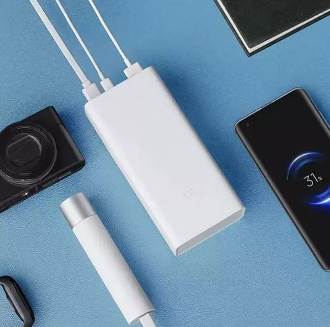 Купить Аккумулятор Xiaomi Power Bank 3 30000 mAh (PB3018ZM) - фото 1 Купить Аккумулятор Xiaomi Power Bank 3 30000 mAh (PB3018ZM) - фото 1